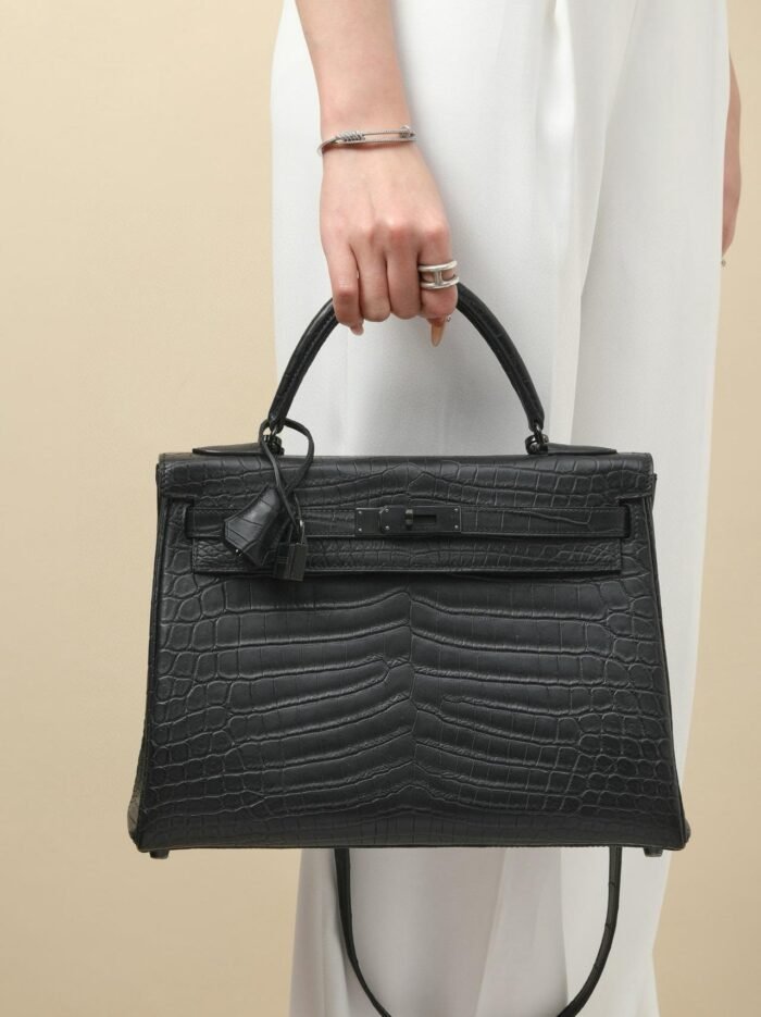 Black Nile Bag