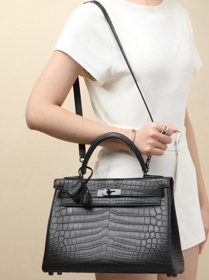 Black Nile Bag